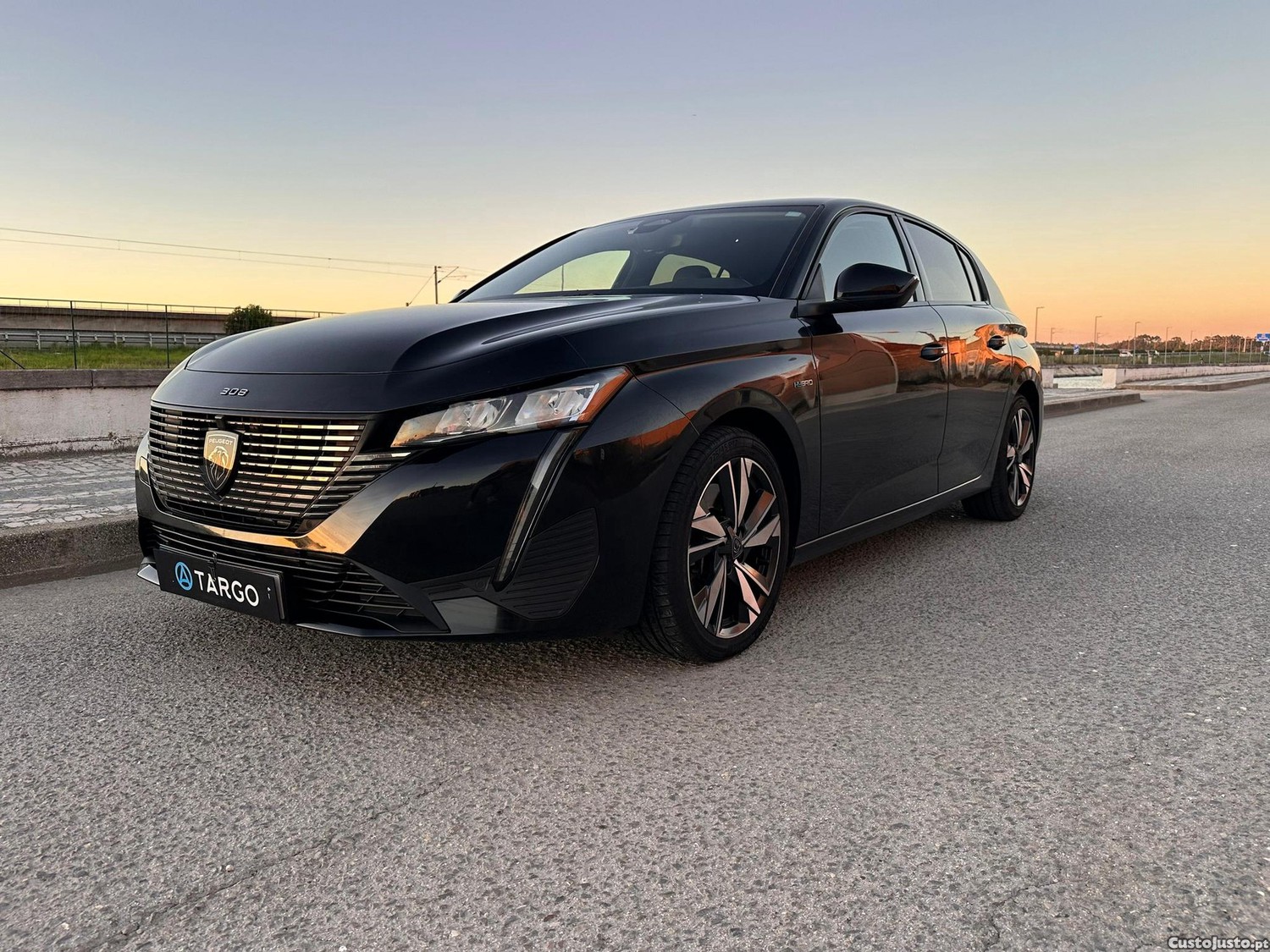 Peugeot 308 1.6 Hybrid Allure Pack e-EAT8 - 22 — photo 2