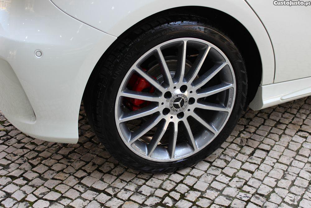 Mercedes-Benz A 180 d AMG Line Aut. — fotografia 9