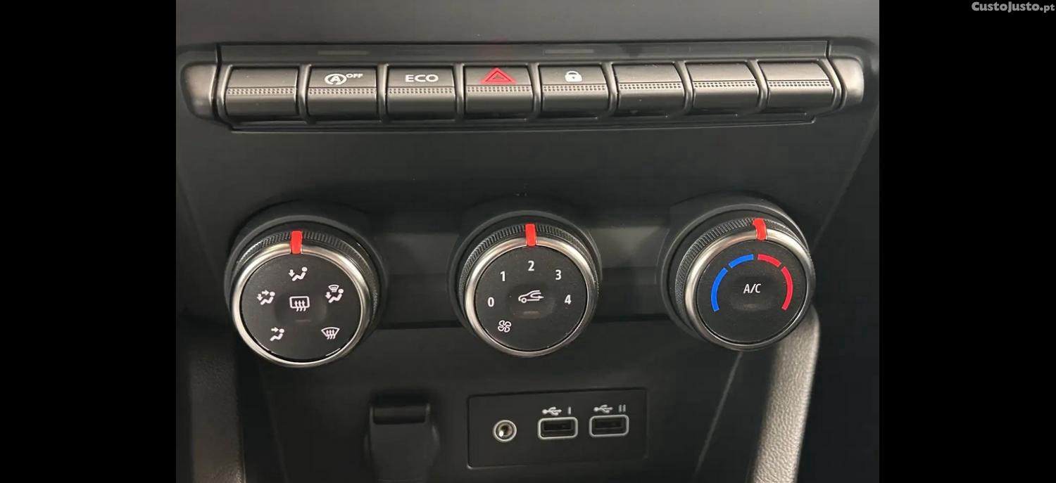 Renault Clio 1.0 Tce Evolution — fotografia 8