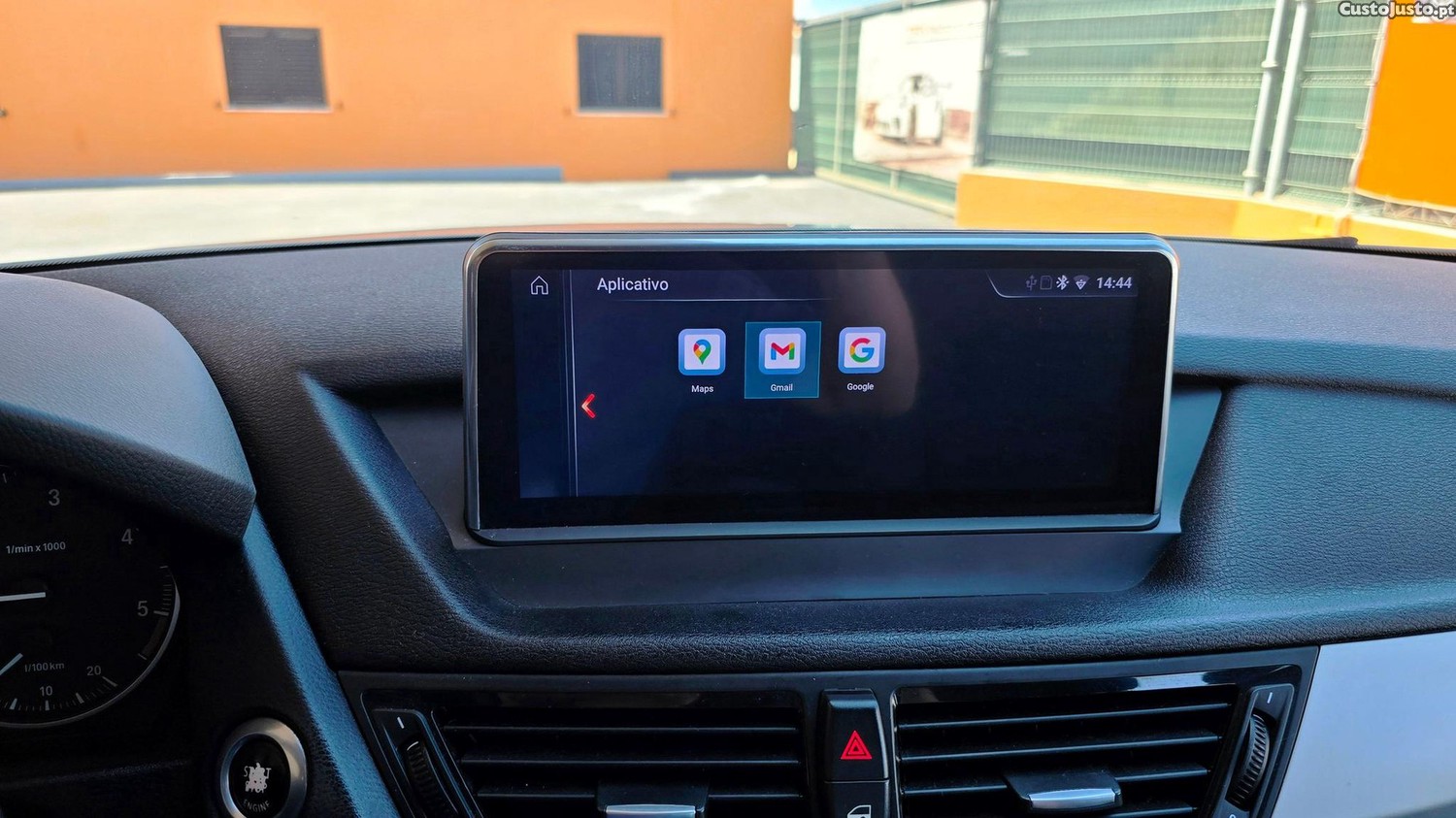 BMW X1 18 d sDrive — fotografia 3