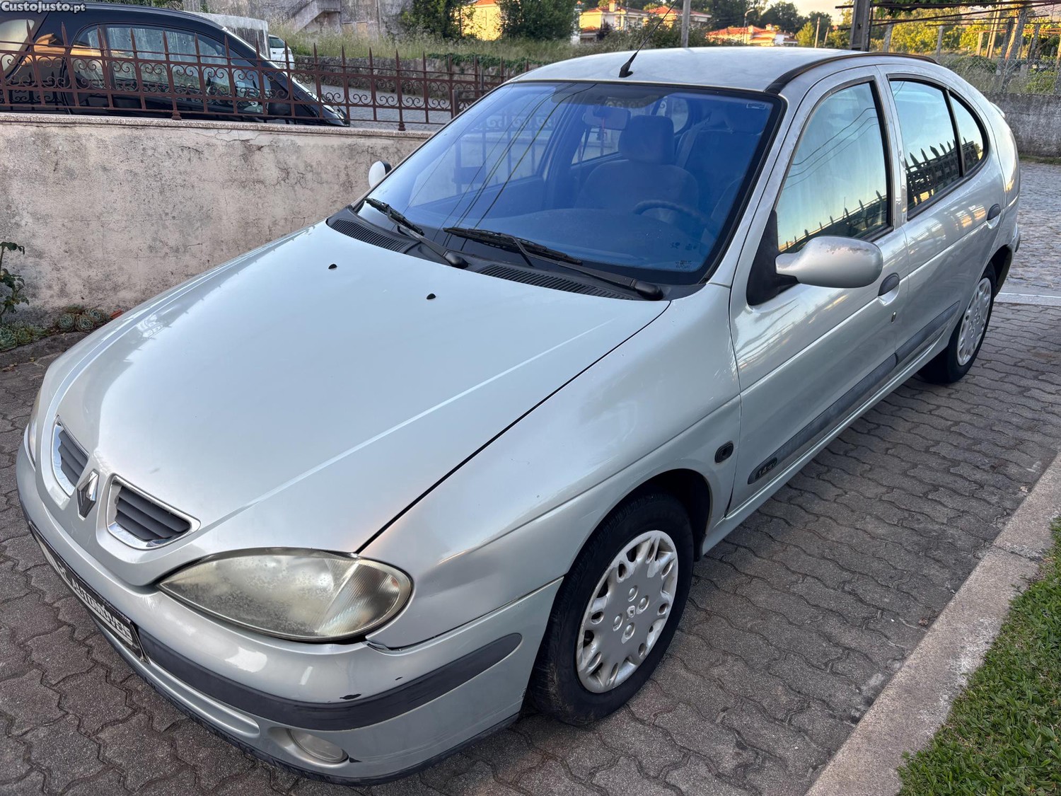 Renault Mégane 1.4 i 90cv — fotografia 15