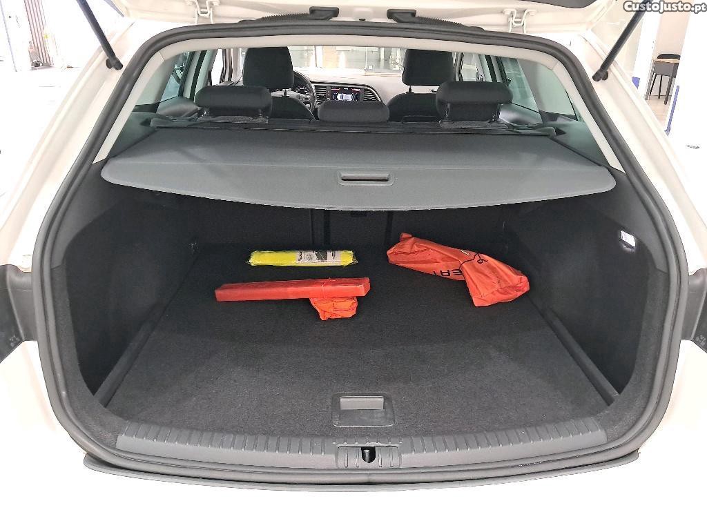 SEAT Leon ST 1.6 TDI Style 115cv — fotografia 22
