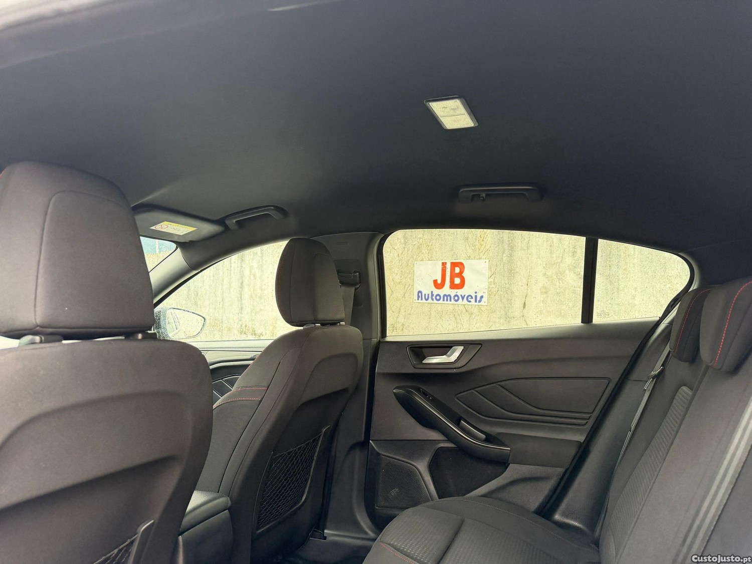 Ford Focus 1.0 EcoBoost Hybrid ST-LINE — fotografia 6