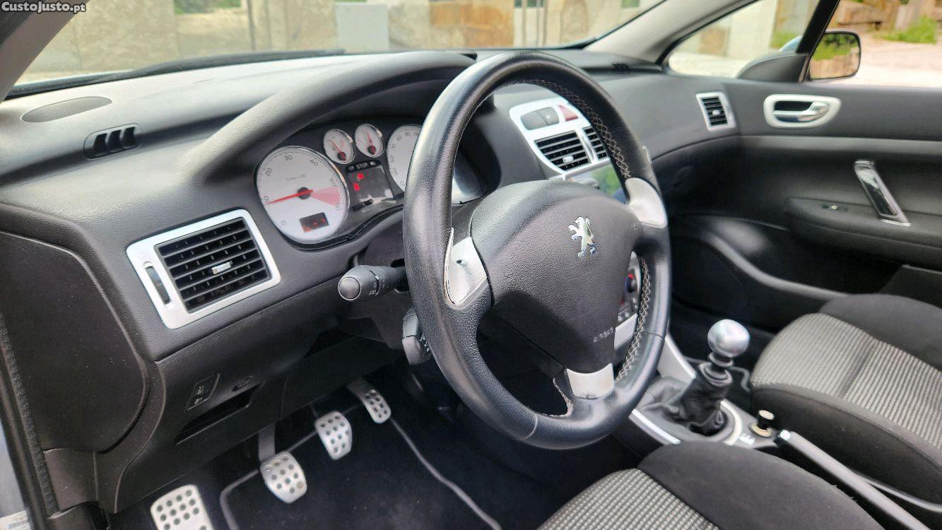 Peugeot 307 2.0 HDI Cabrio — fotografia 2