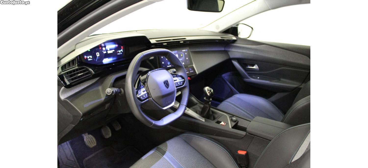 Peugeot 308 PureTech Allure 1.2 130cv — fotografia 15