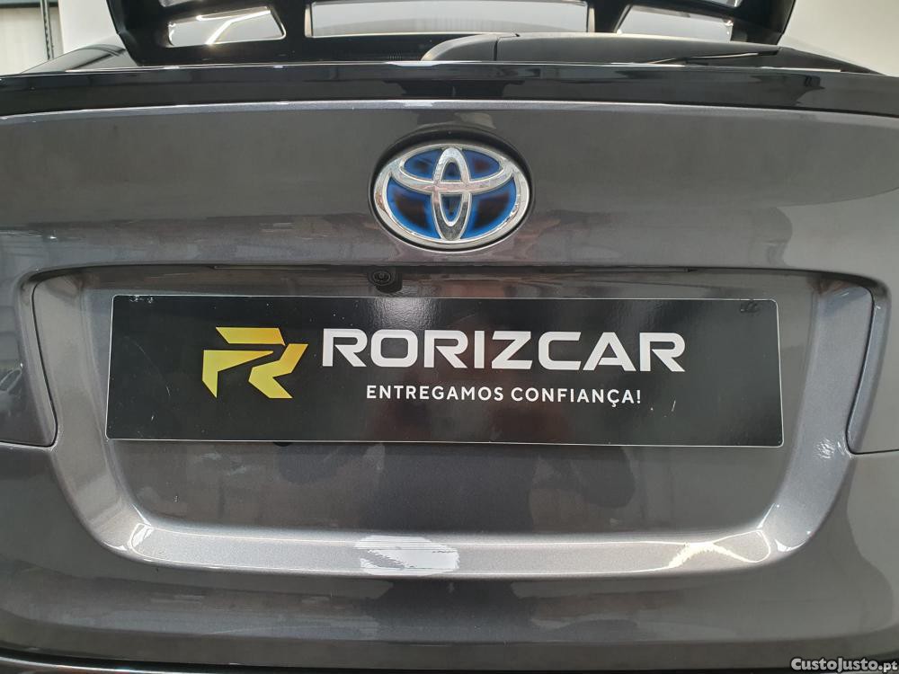 Toyota C-HR 1.8 Hybrid Exclusive — fotografia 3