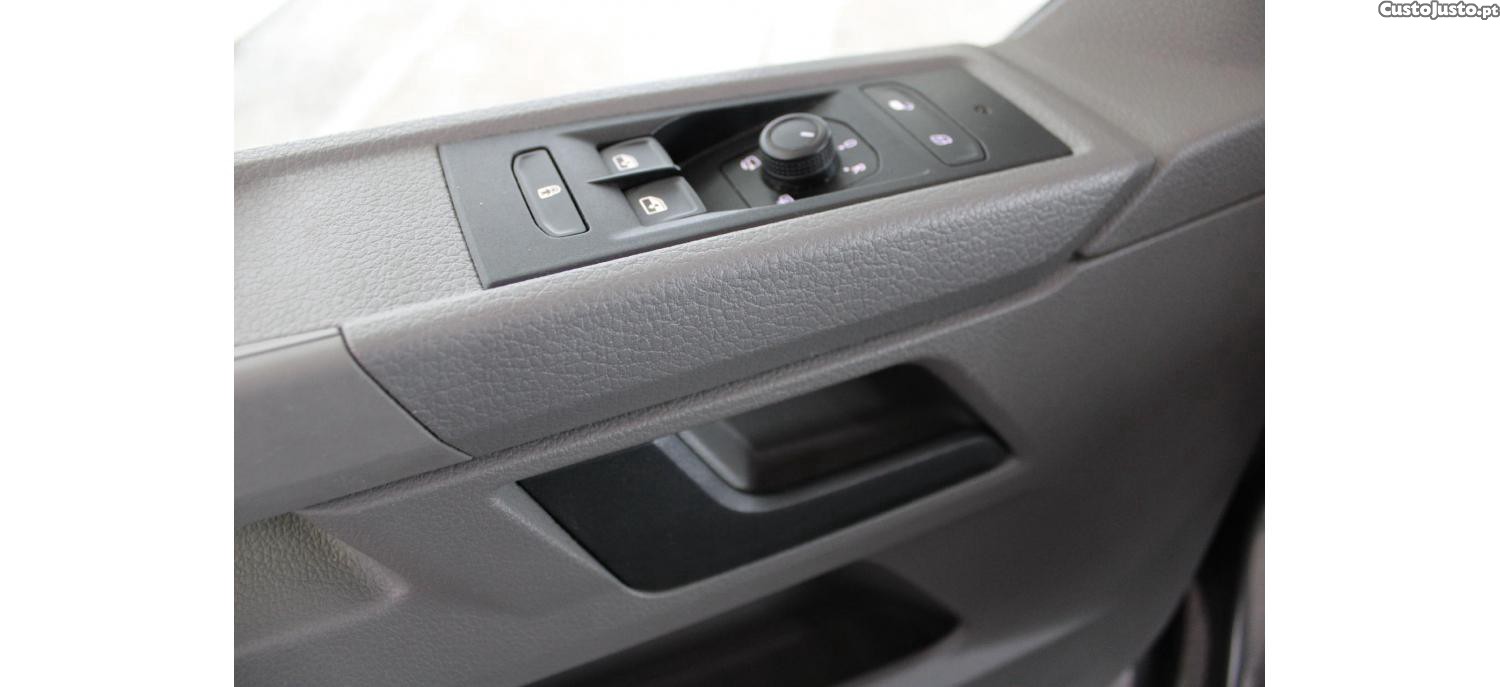 Volkswagen Caravelle Comfortline 2.0 TDI 150cv — fotografia 18