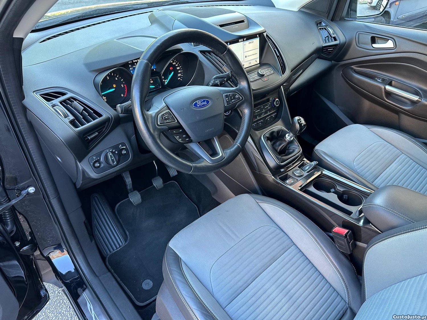 Ford Kuga 2.0 tdci de 150 CV tração integral — fotografia 3