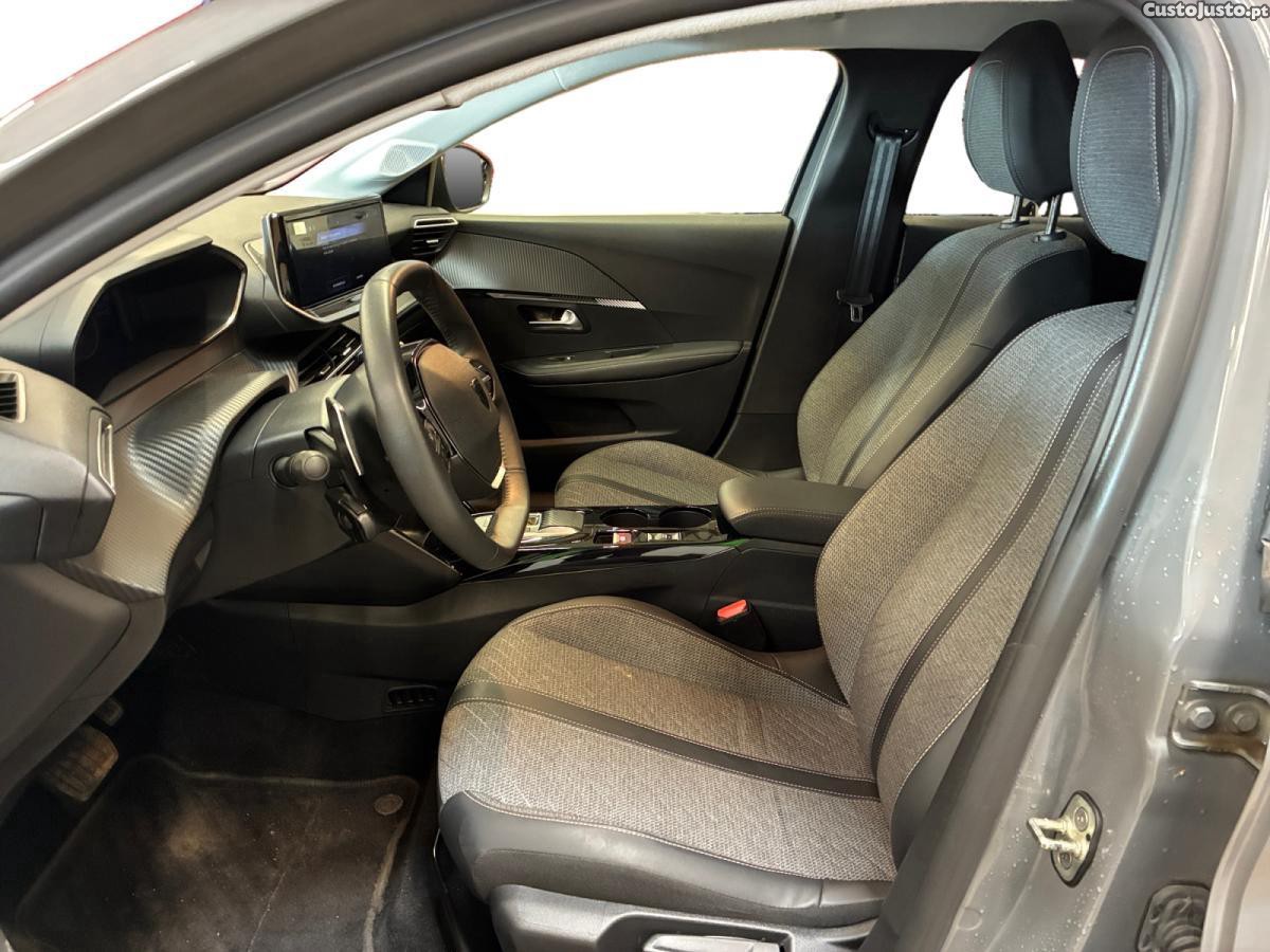 Peugeot 208 Hybrid Allure — fotografia 7