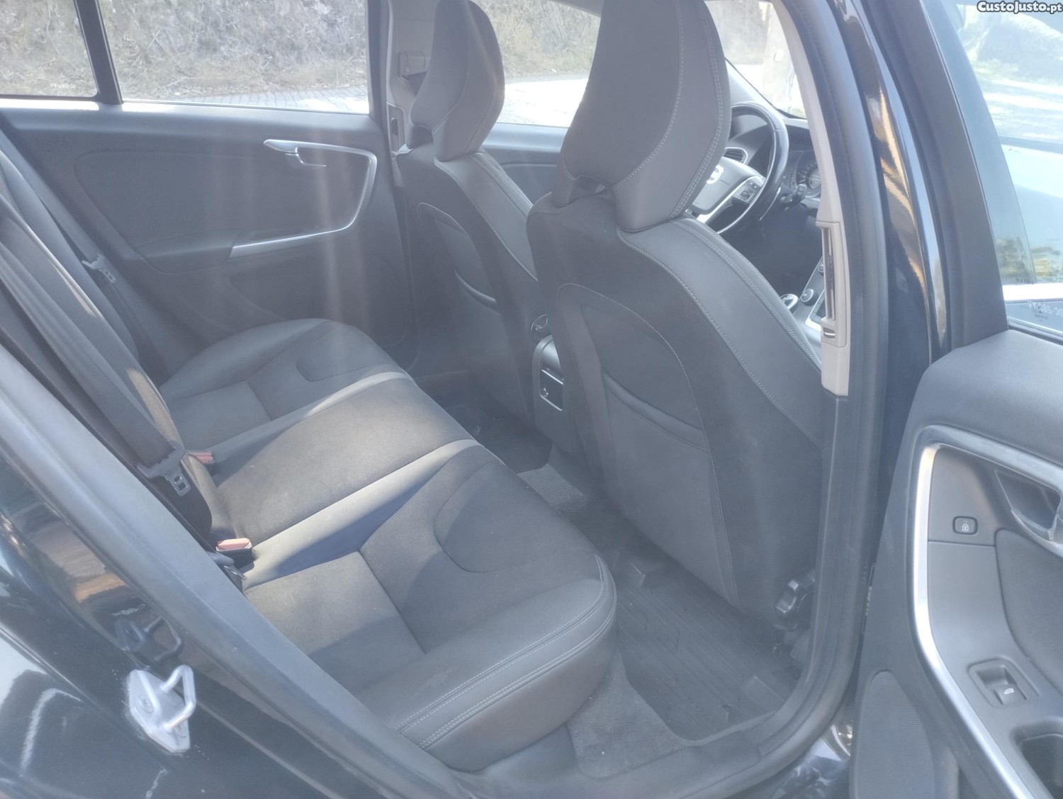 Volvo V60 2.0 D4 181CV MOMENTUM GEARTRONIC - FULL EXTRAS - C/ GARANTIA - COMO NOVA — fotografia 12