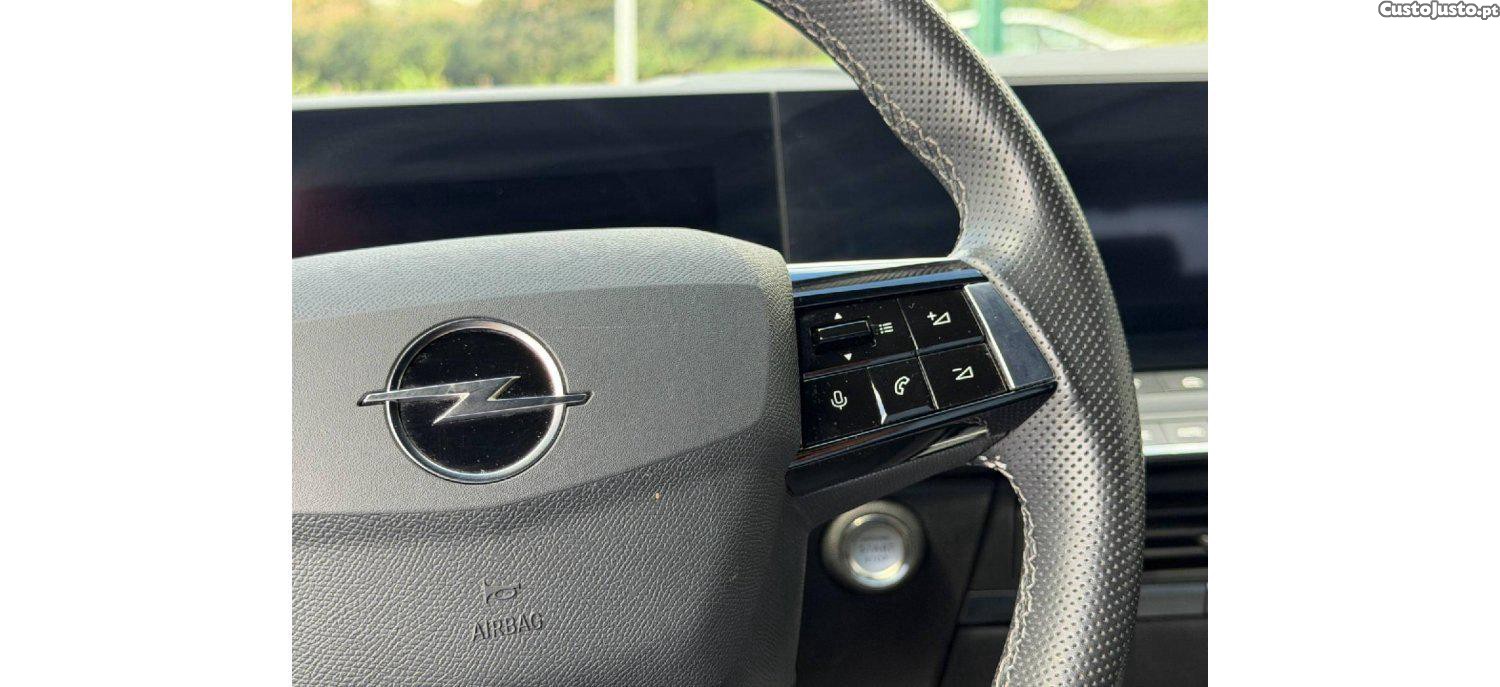 Opel Astra GS 1.2 T 130cv — fotografia 10