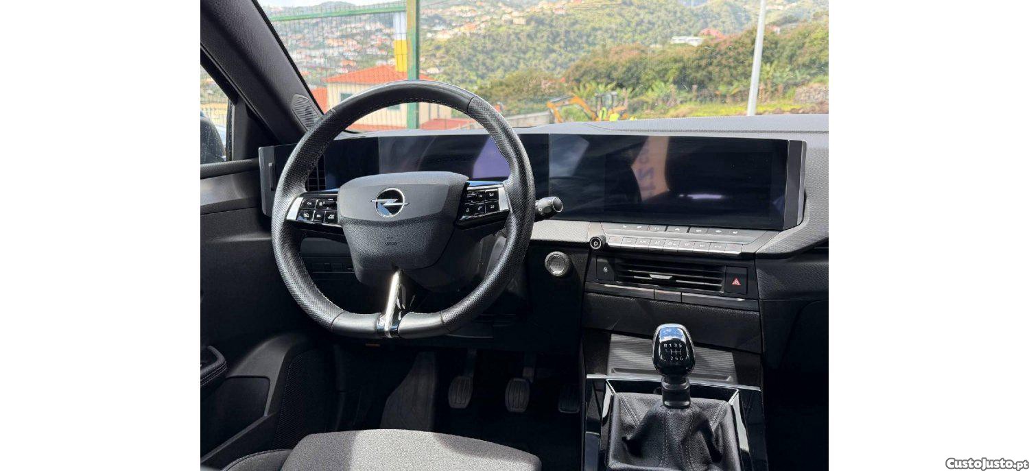 Opel Astra GS 1.2 T 130cv — fotografia 18