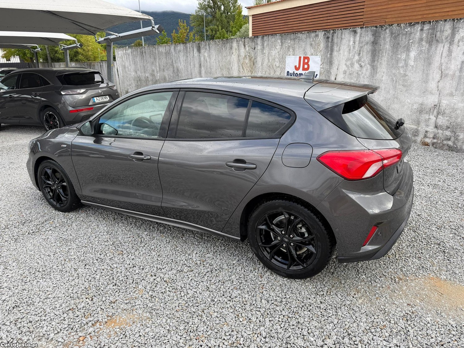Ford Focus 1.0 EcoBoost Hybrid ST-LINE — fotografia 15