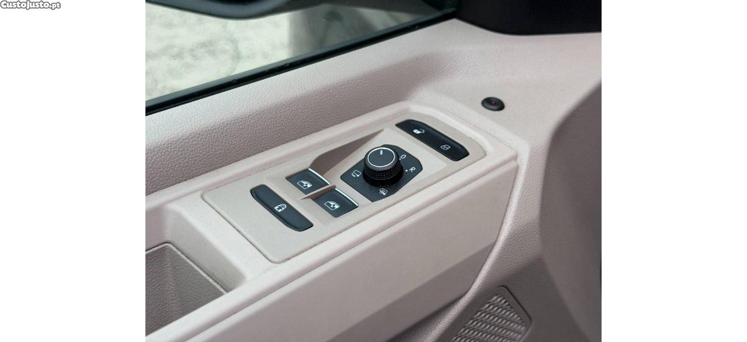 Volkswagen Multivan Life 2.0 TDI 150cv DSG — fotografia 4