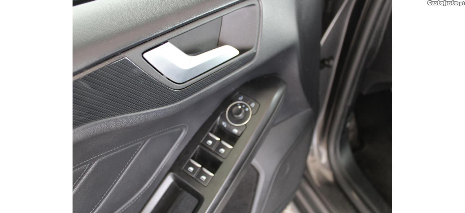 Ford Focus 1.0 EcoBoost 125cv MHEV ST-Line — fotografia 15