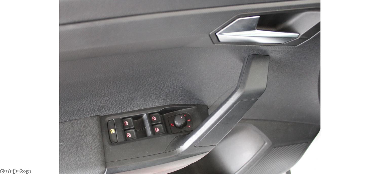 SEAT Arona 1.0 TSI Style 95cv — fotografia 5