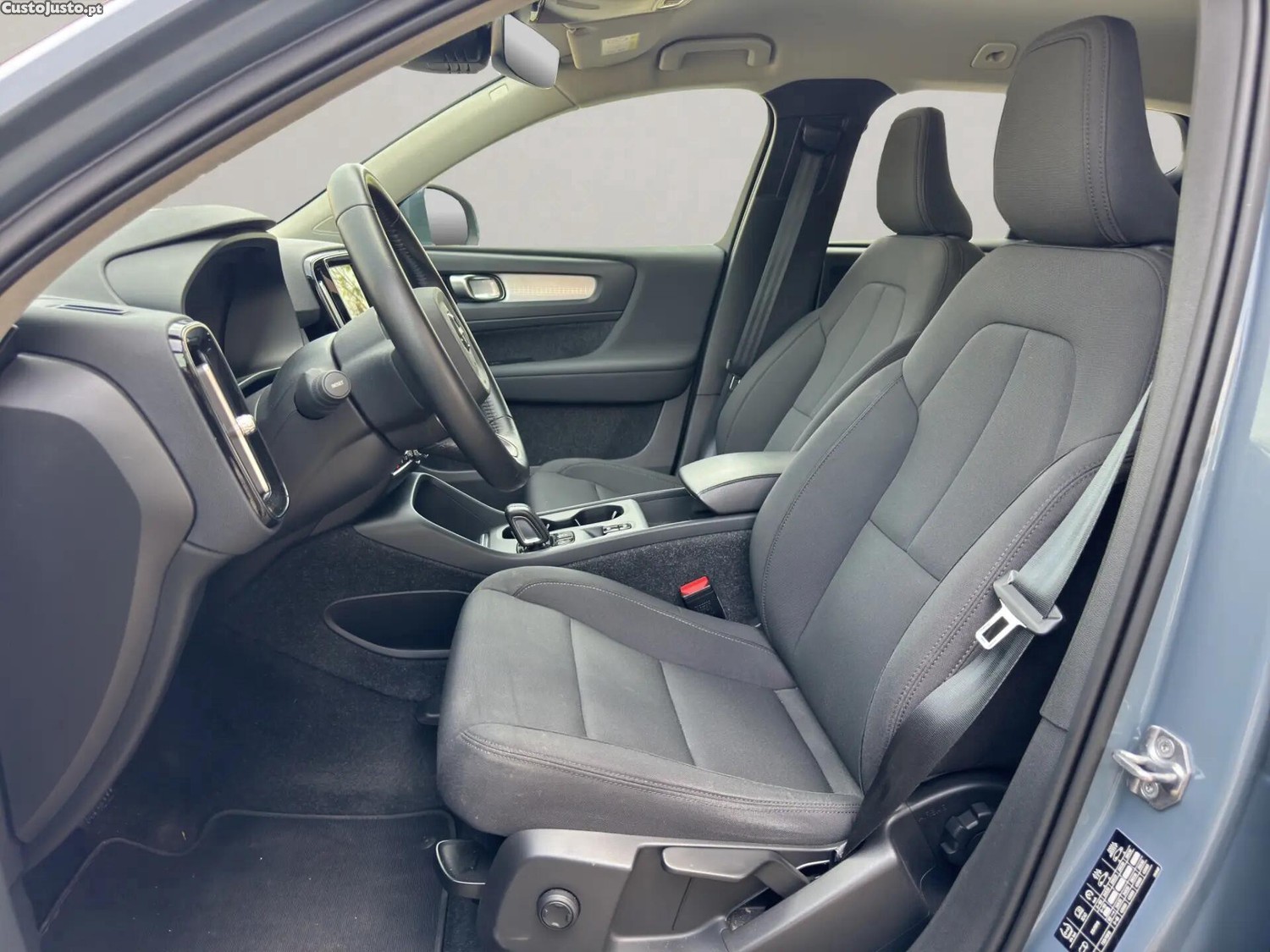 Volvo XC 40 1.5 T5 PHEV Inscription Expression — fotografia 11