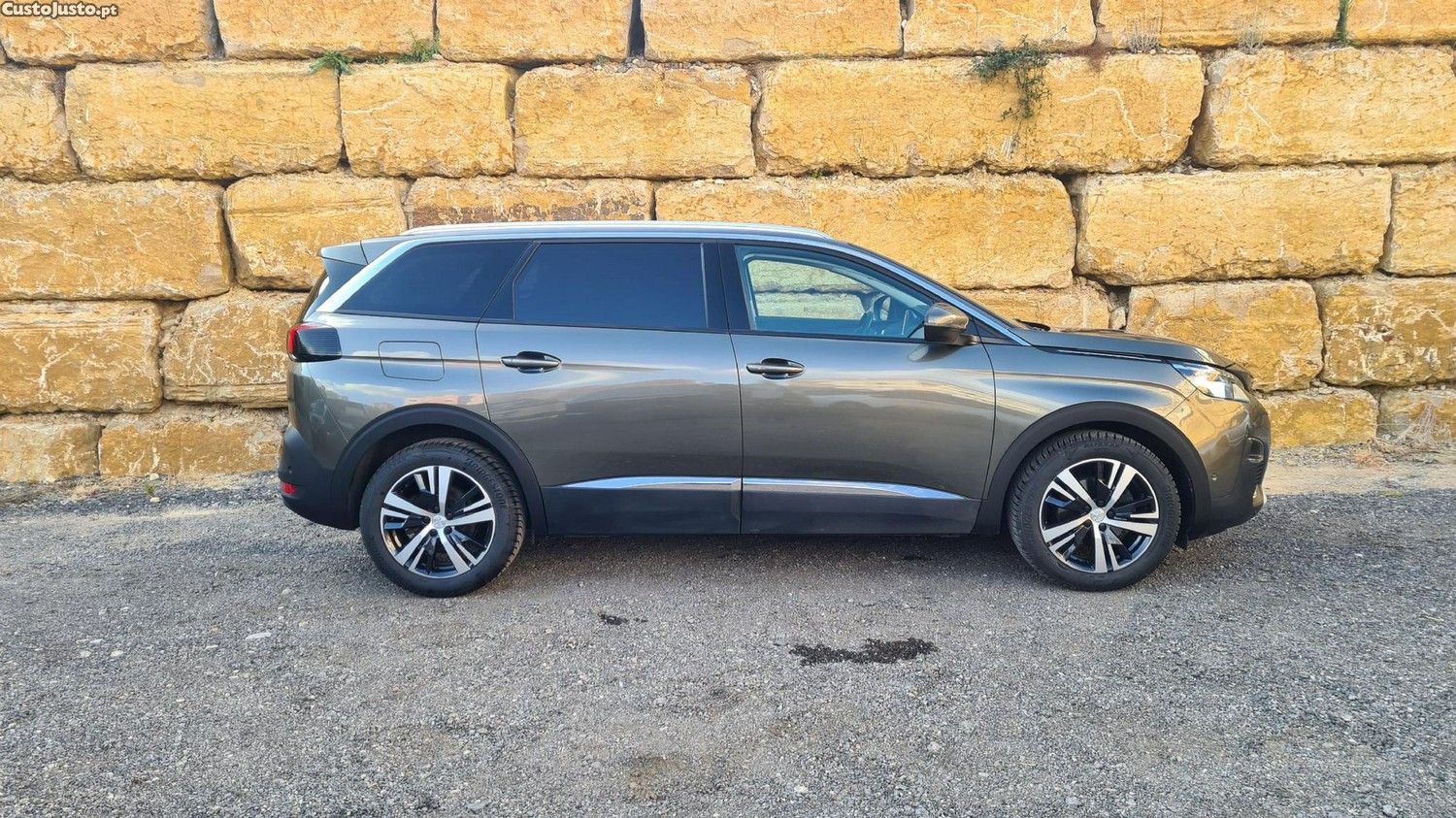 Peugeot 5008 1.5 BlueHDi Allure EAT8 - 18 — photo 4