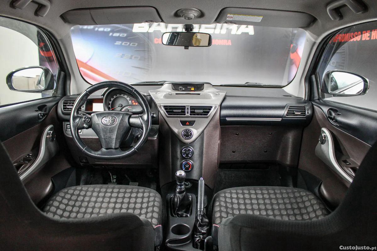 Toyota iQ 1.0 VVT-i Essential+AC - 11 foto 3