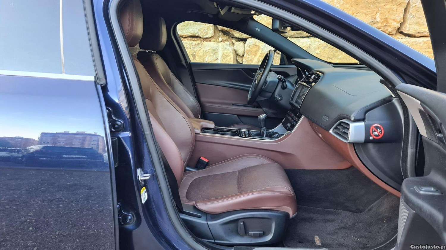 Jaguar XE 2.0 D Prestige — fotografia 2