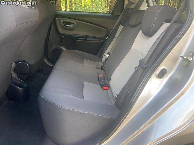 Toyota Yaris 1.0 VVT-i Comfort — fotografia 5