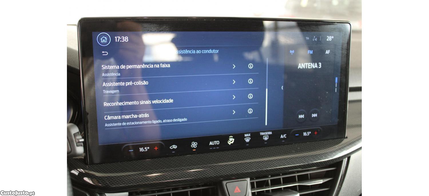 Ford Focus 1.0 EcoBoost MHEV ST-Line X — fotografia 17