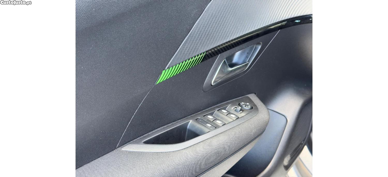 Peugeot 208 ActivePack 1.2Puretech 100cv — fotografia 8