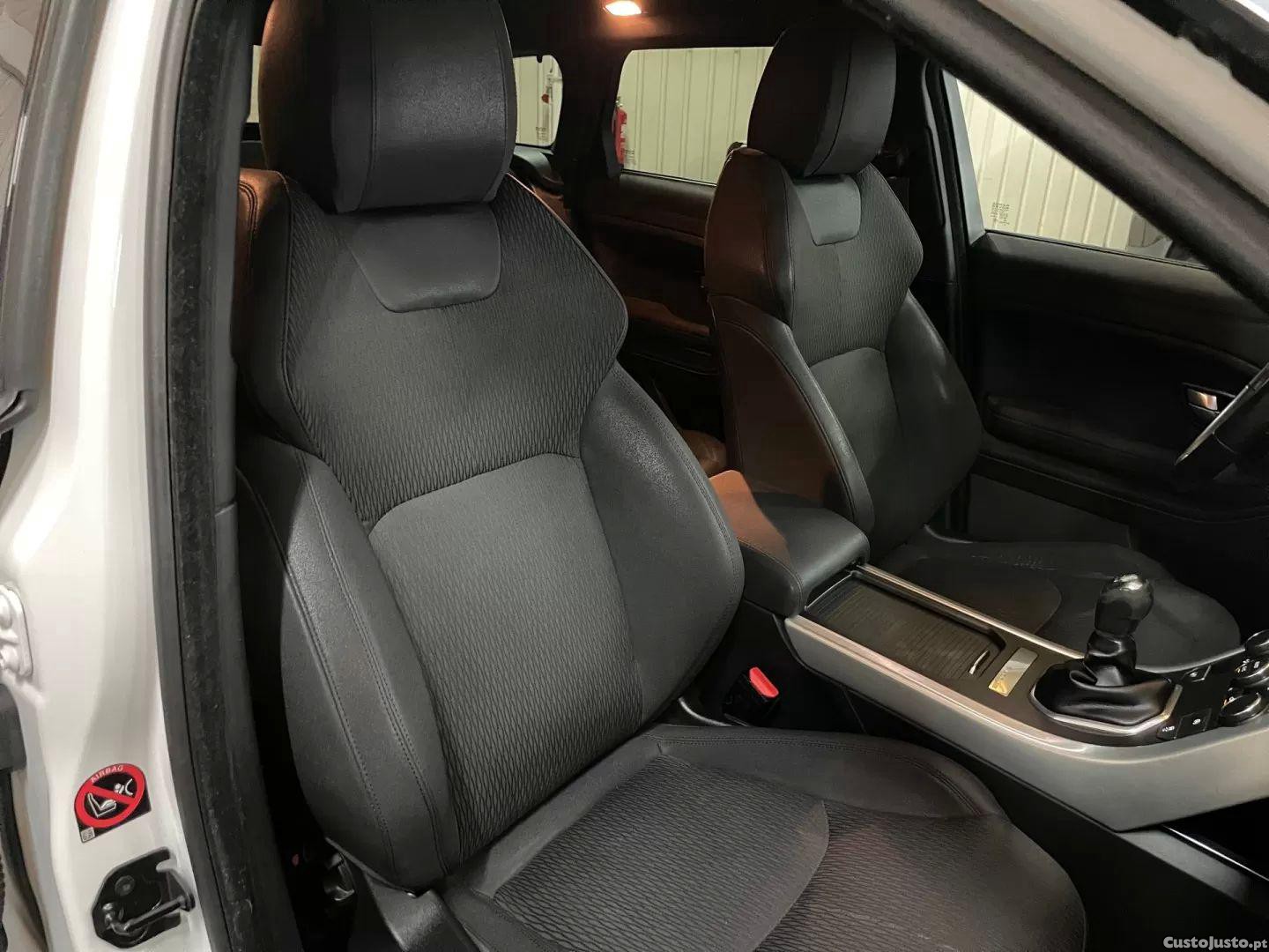 Land Rover Evoque 2.0 ed4 se — fotografia 5