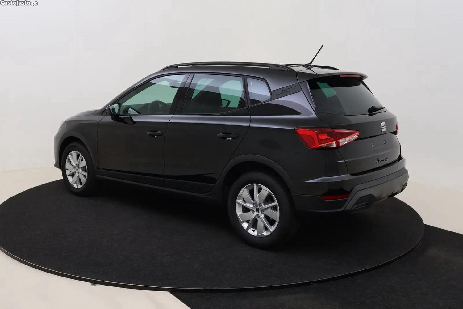 SEAT Arona Play Plus — fotografia 11