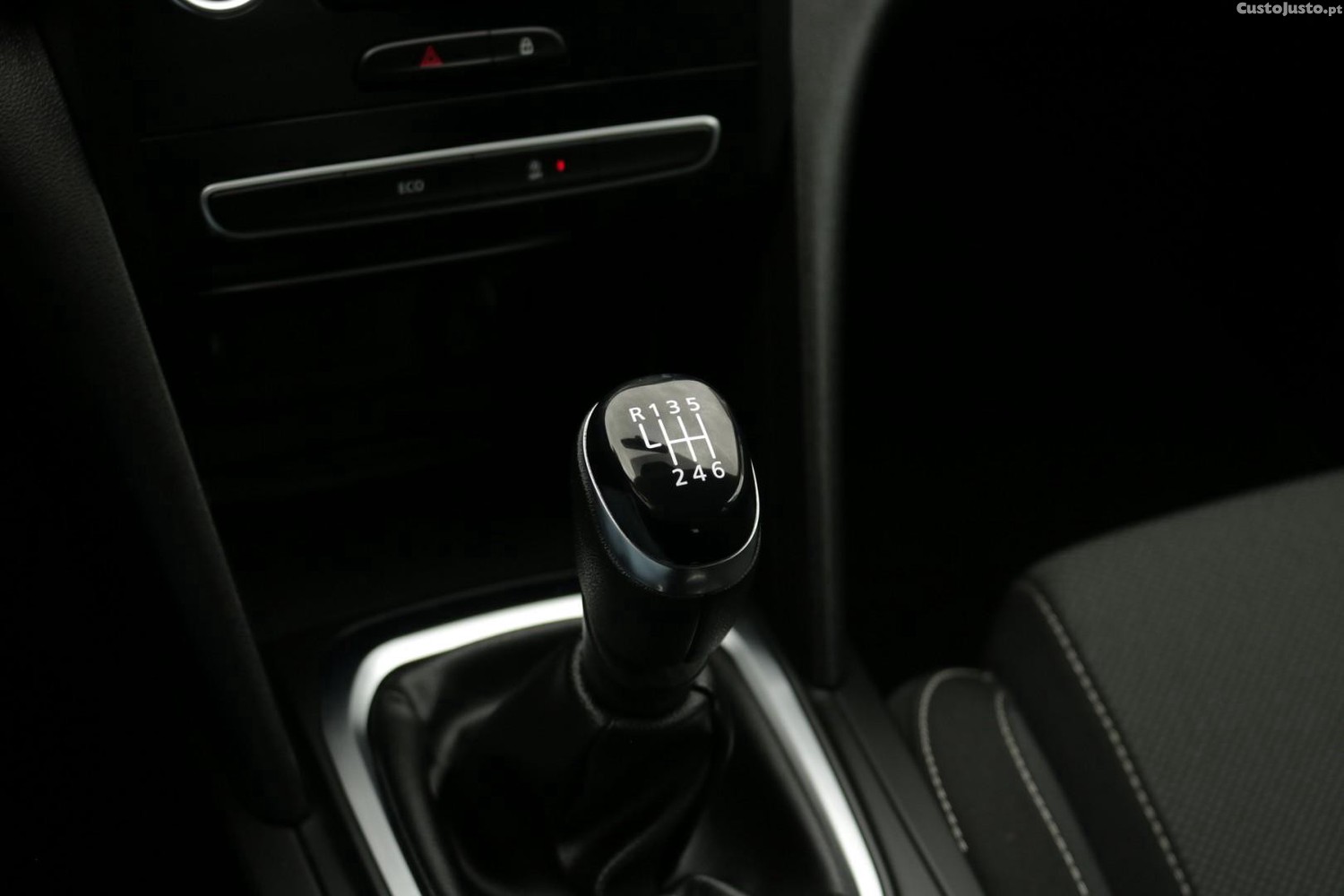 Renault Mégane 1.5 Blue DCI Zen — fotografia 10