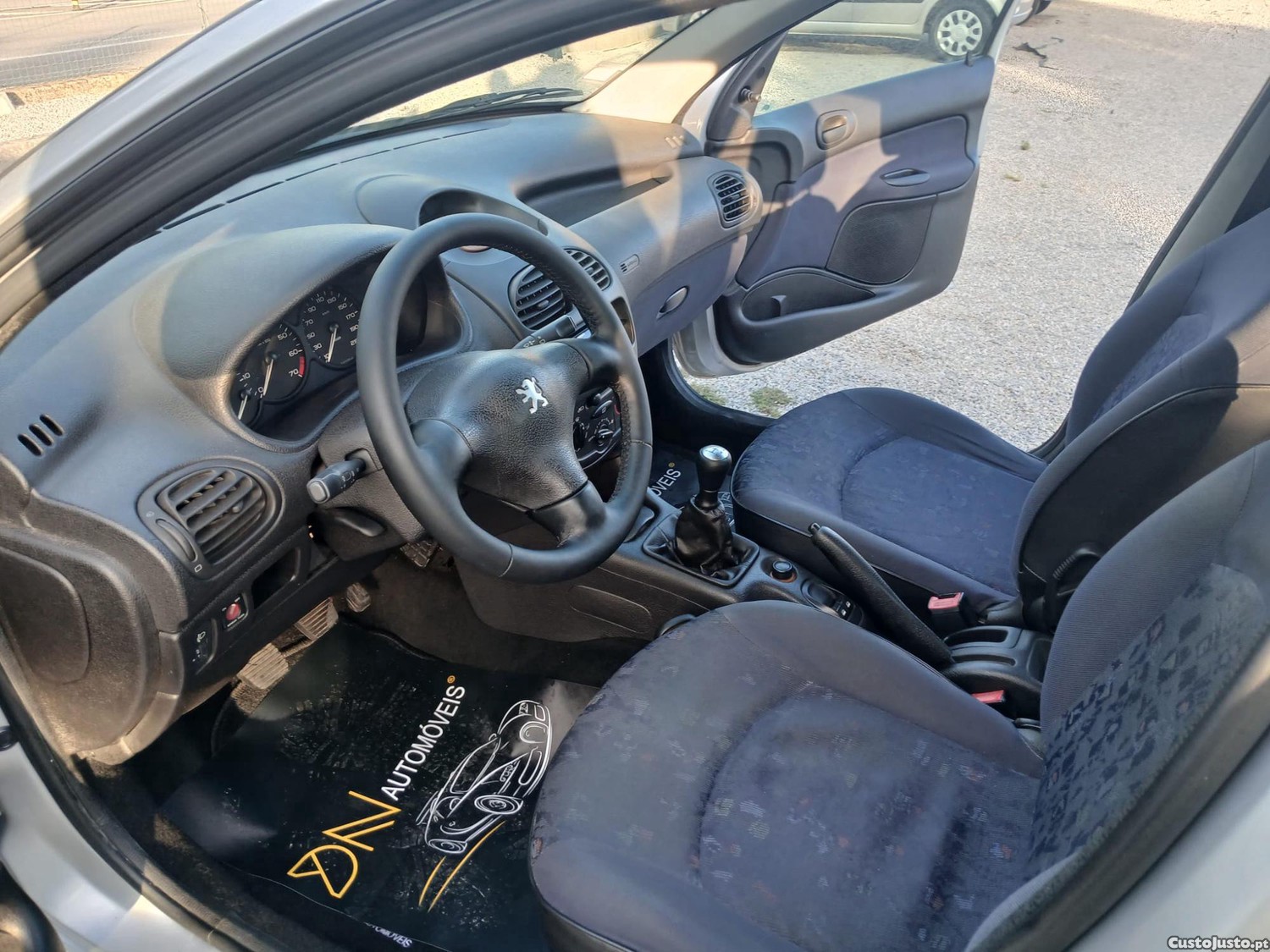 Peugeot 206 1.2 Poucos Kms — fotografia 5
