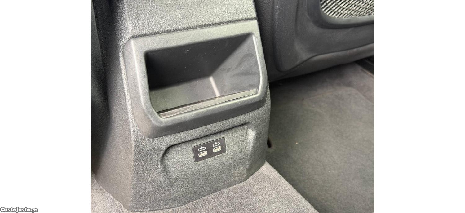 BMW 116 d Pack Desportivo M Auto — fotografia 10