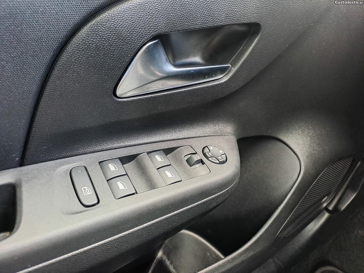 Opel Corsa 1.2T EDITION 100CV GASOLINA 2024 — fotografia 6