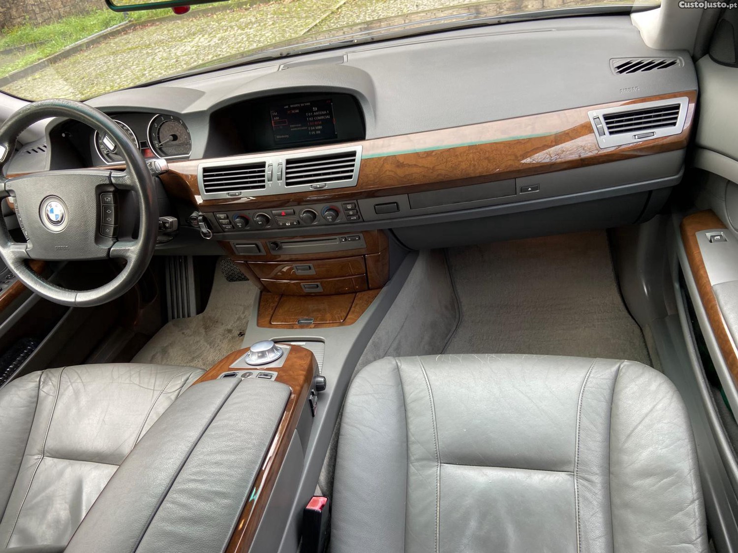 BMW 735 I V 8 272cv — fotografia 4