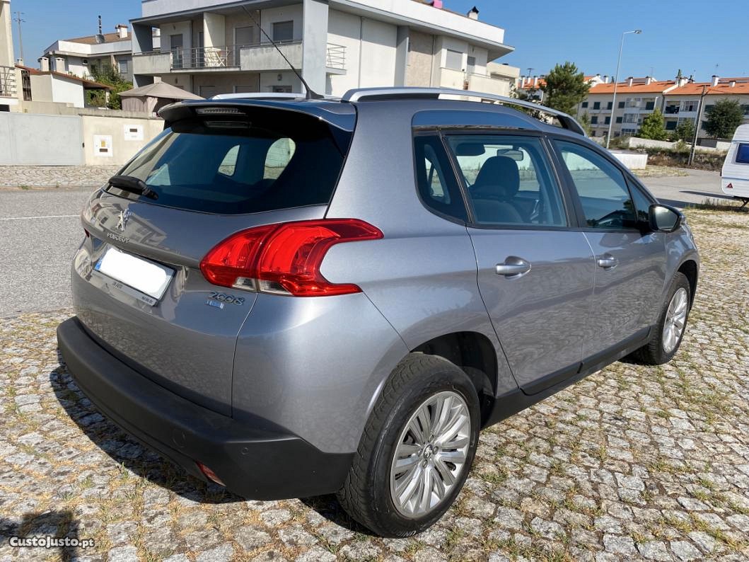 Peugeot 2008 1.6 BlueHdi Allure — fotografia 5
