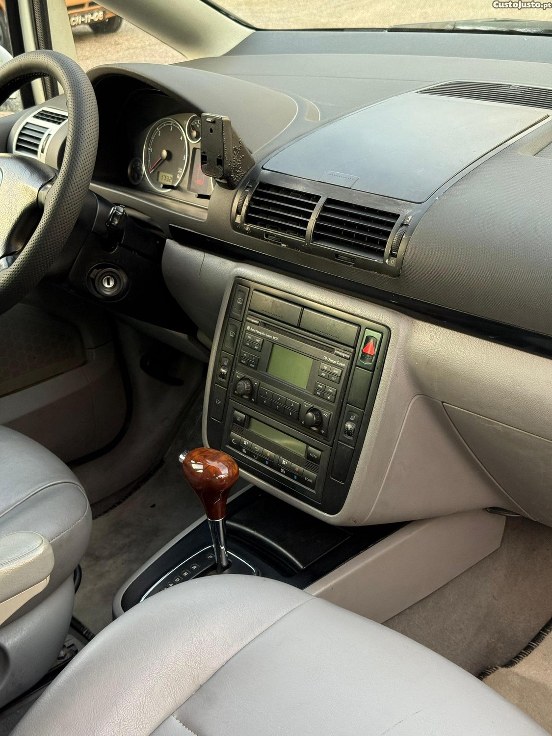 VW Sharan 1.9 Tdi -7 Lugares - 07 — photo 2