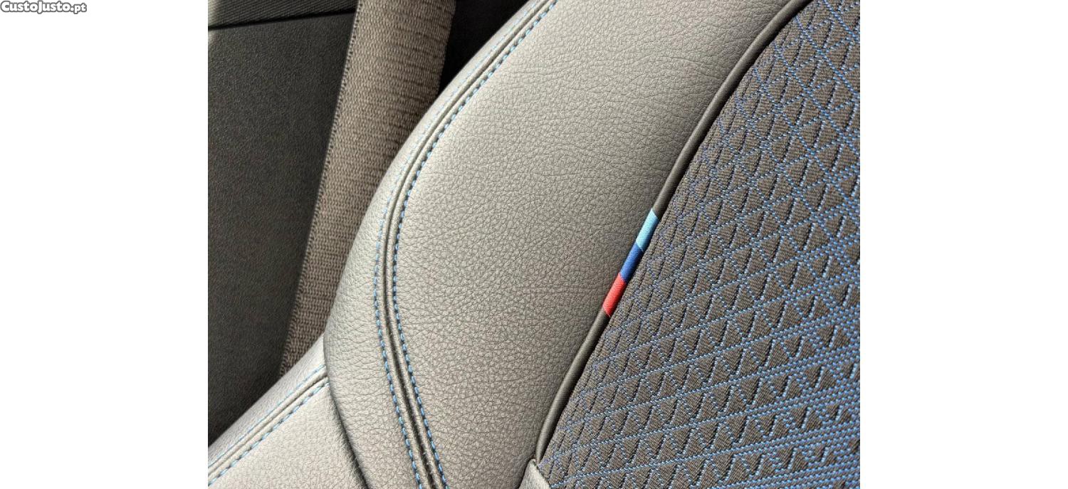 BMW 116 d Pack Desportivo M Auto — fotografia 13