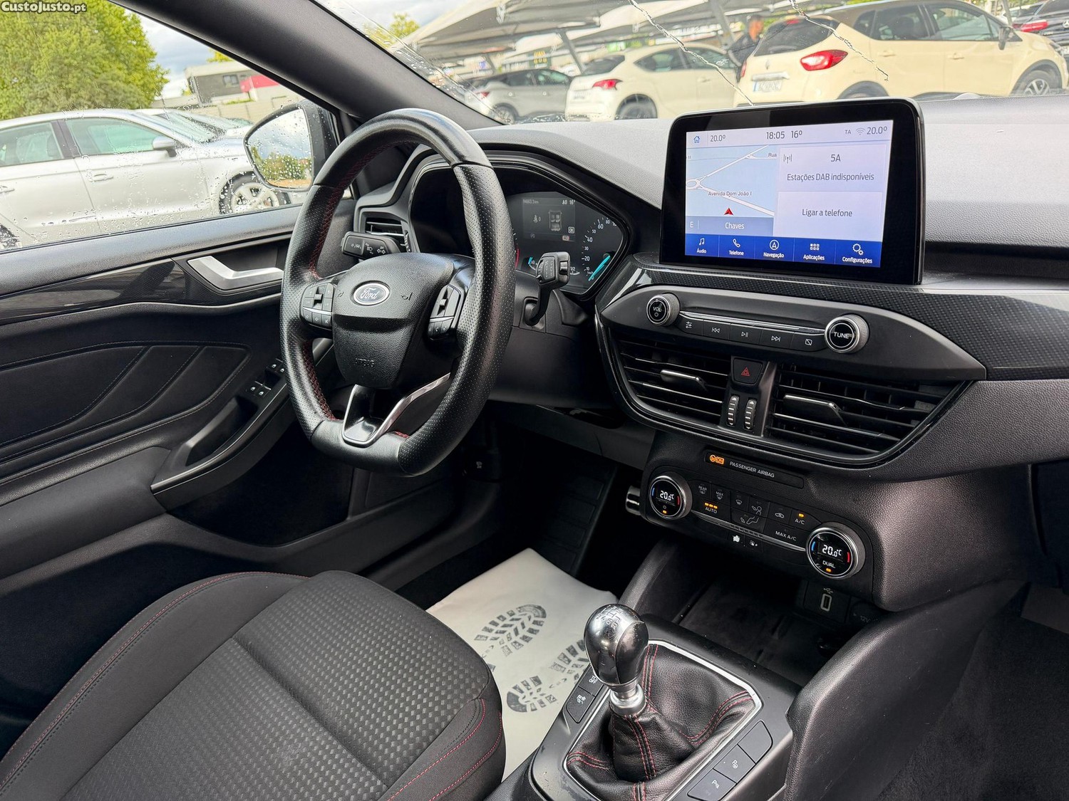 Ford Focus 1.0 EcoBoost Hybrid ST-LINE — fotografia 9