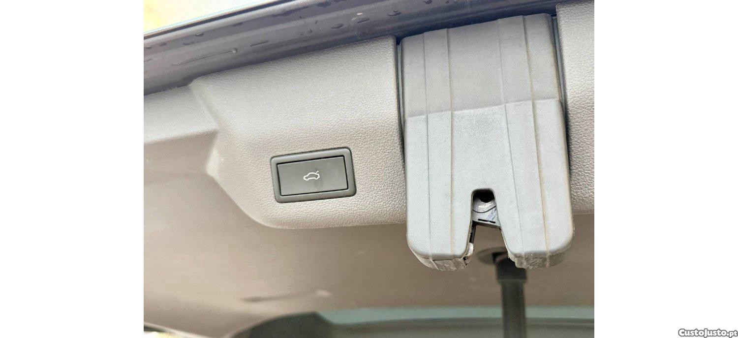 Volkswagen Multivan Life 2.0 TDI 150cv DSG — fotografia 3