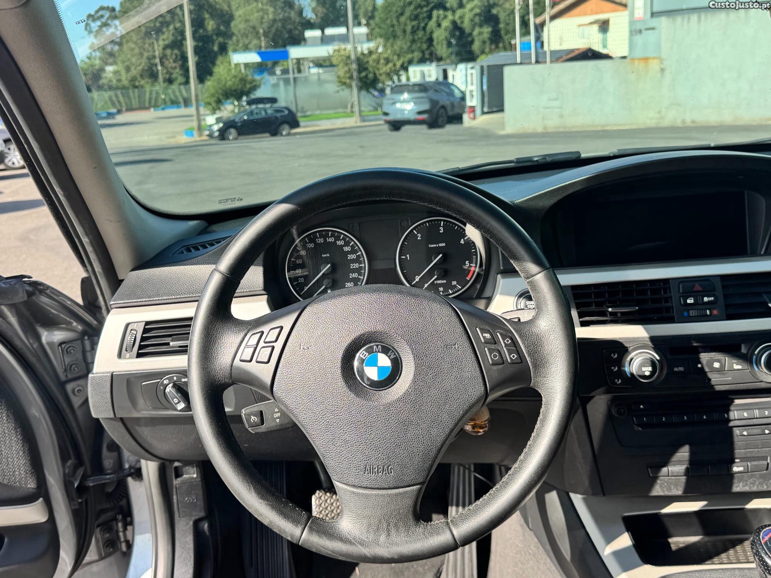 BMW 320 e91 — fotografia 6