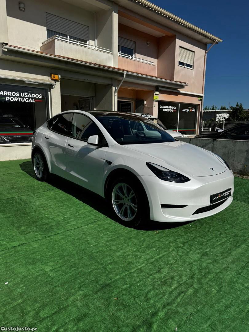 Tesla Model Y Tração Traseira — fotografia 9