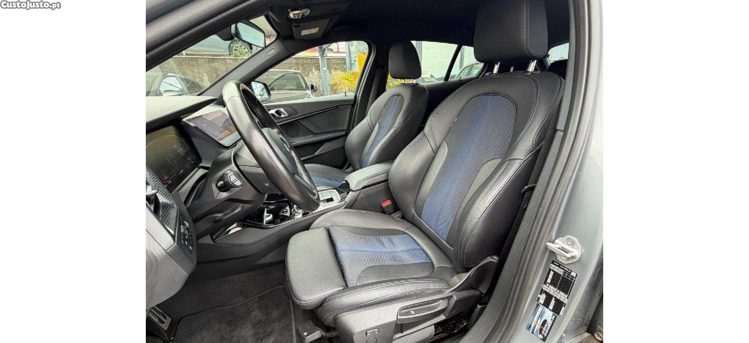 BMW 116 d Pack Desportivo M Auto — fotografia 17