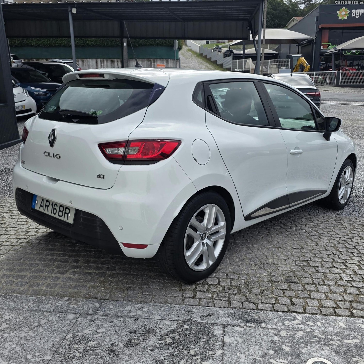 Renault Clio 1.5 dCi Zen — photo 2
