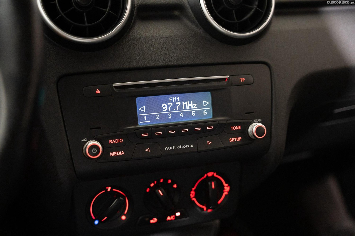 Audi A1 Sportback 1.4 TDI Design — fotografia 6