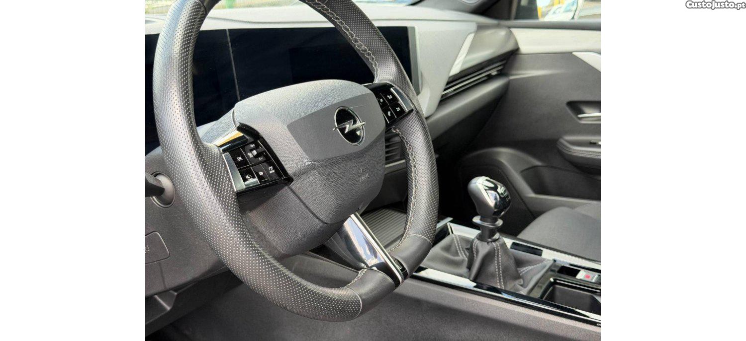 Opel Astra GS 1.2 T 130cv — fotografia 11