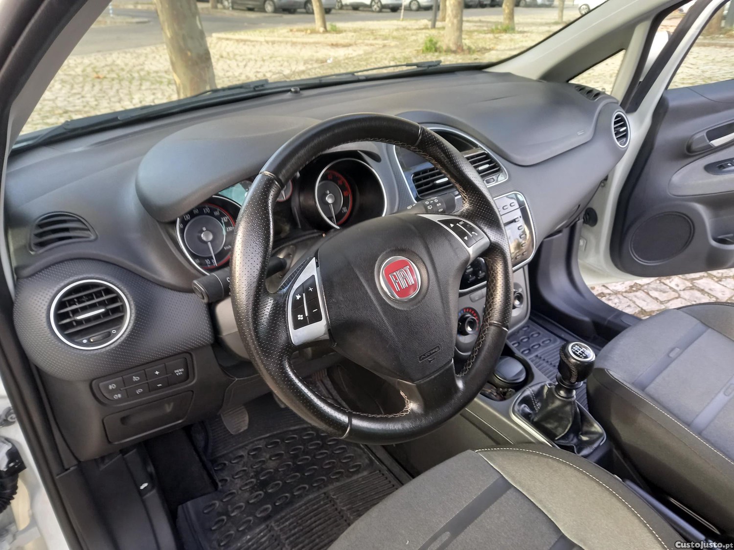 Fiat Punto EVO 1.4 105 CV — fotografia 3