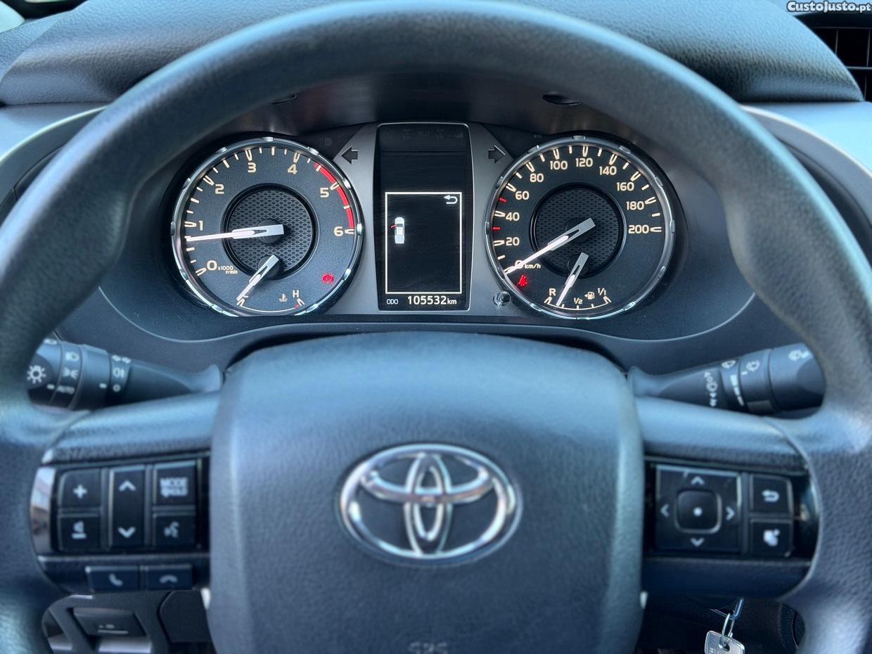 Toyota Hilux 2.4 D-4D CD 5L — fotografia 7