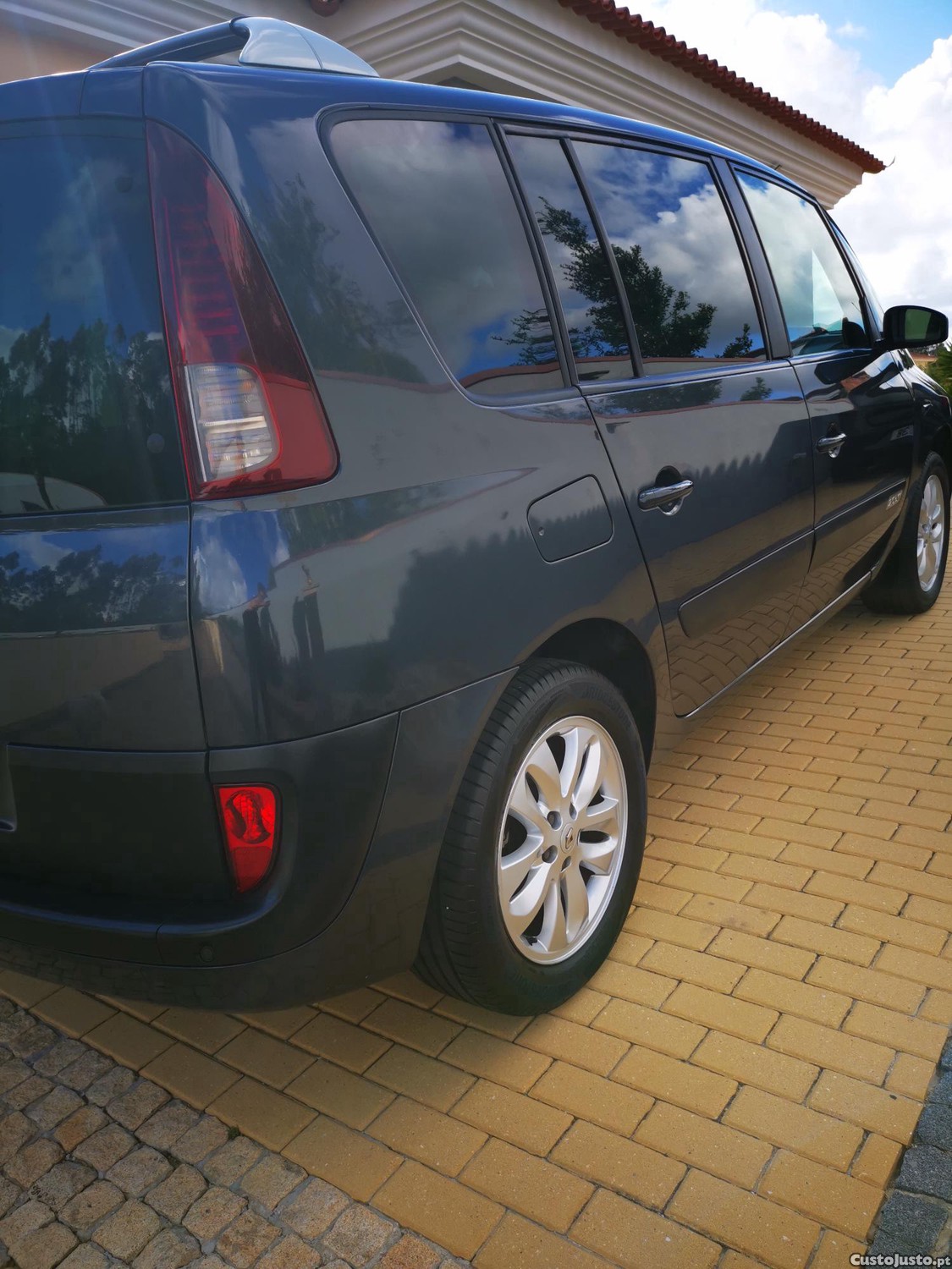 Renault Espace 2.0 dci 175cv em estado irrepreensível — fotografia 3