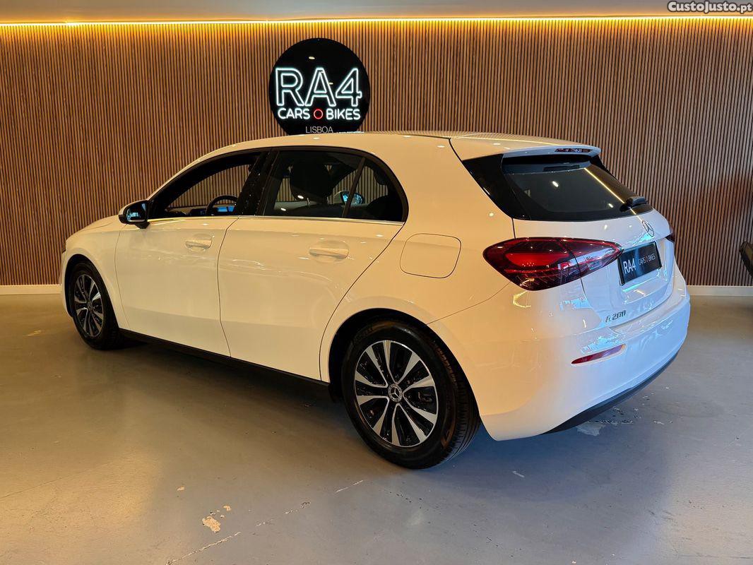 Mercedes-Benz A 200 Standard — fotografia 16