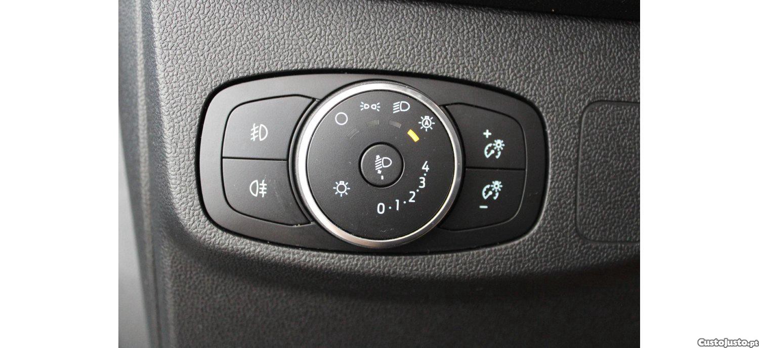 Ford Focus 1.0 EcoBoost MHEV ST-Line — fotografia 7